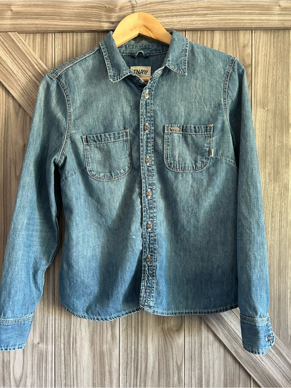Vintage inspired TNA Aritzia Distressed Cotton Denim Button-Up Shirt - L (Small)